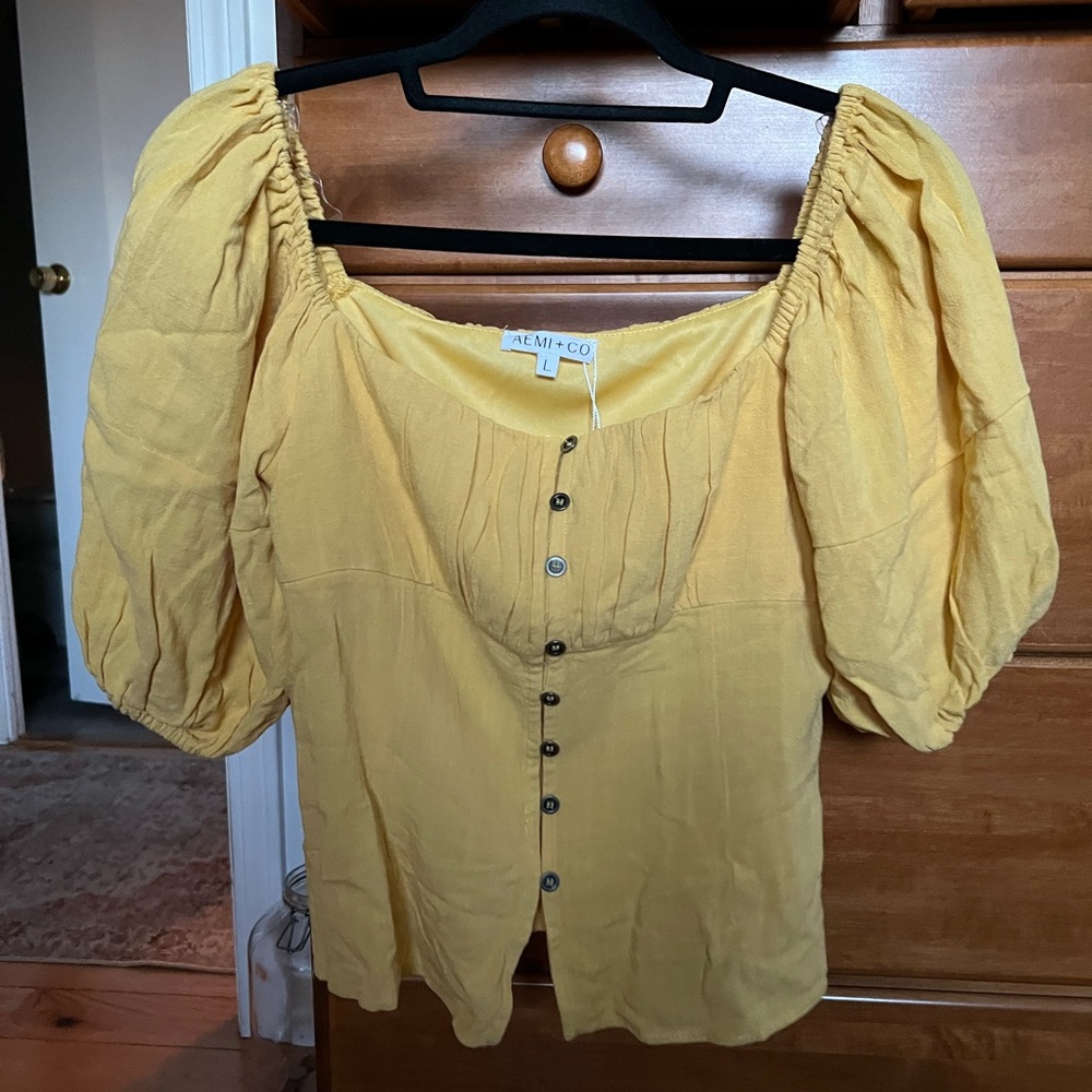 Bohme size L linen/cotton Women's Yellow Puff Sleeve Top blouse.